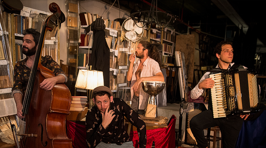 Israeli music band Di Gasn Trio